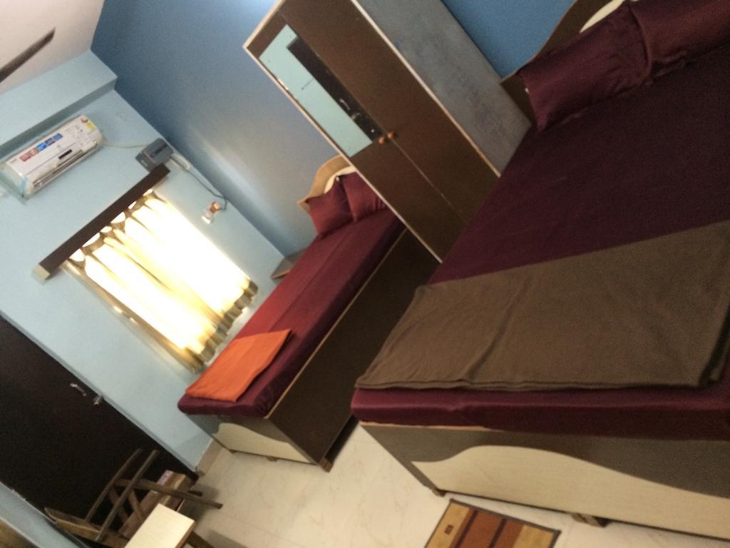 Hotel Pragya International Varanasi Zimmer foto