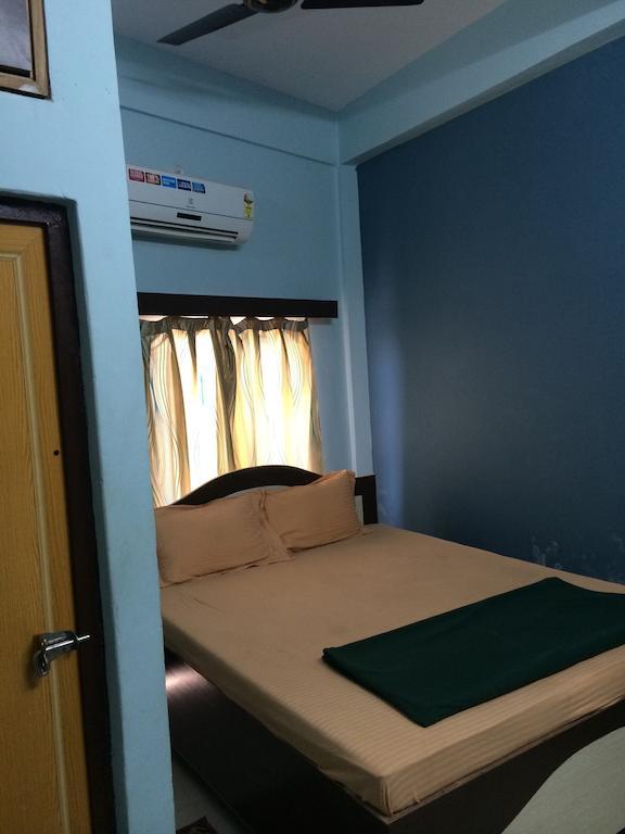 Hotel Pragya International Varanasi Zimmer foto